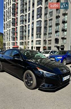 Седан Hyundai Elantra 2022 в 