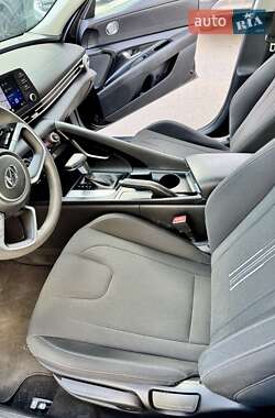 Седан Hyundai Elantra 2022 в 