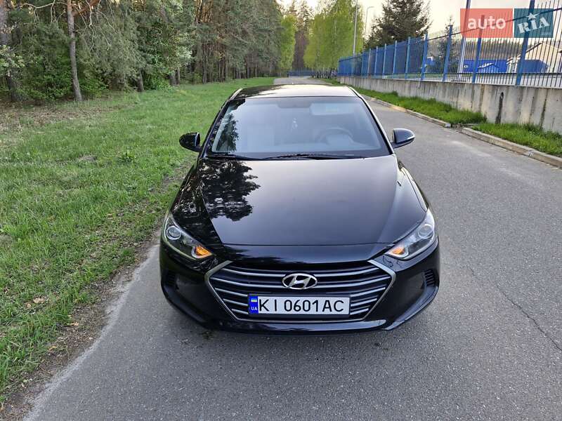 Седан Hyundai Elantra 2016 в Буче