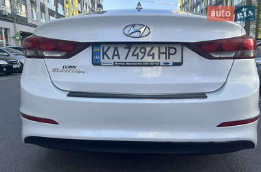 Седан Hyundai Elantra 2017 в 
