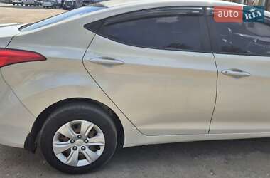 Седан Hyundai Elantra 2012 в 