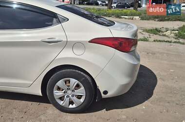 Седан Hyundai Elantra 2012 в 