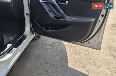 Седан Hyundai Elantra 2012 в 
