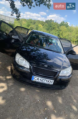 Седан Hyundai Elantra 2008 в Новоархангельську