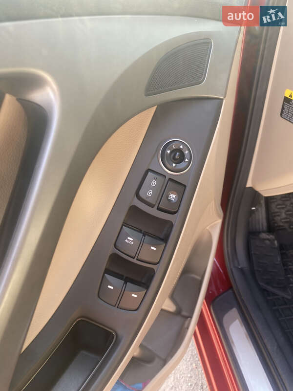 Седан Hyundai Elantra 2014 в Днепре