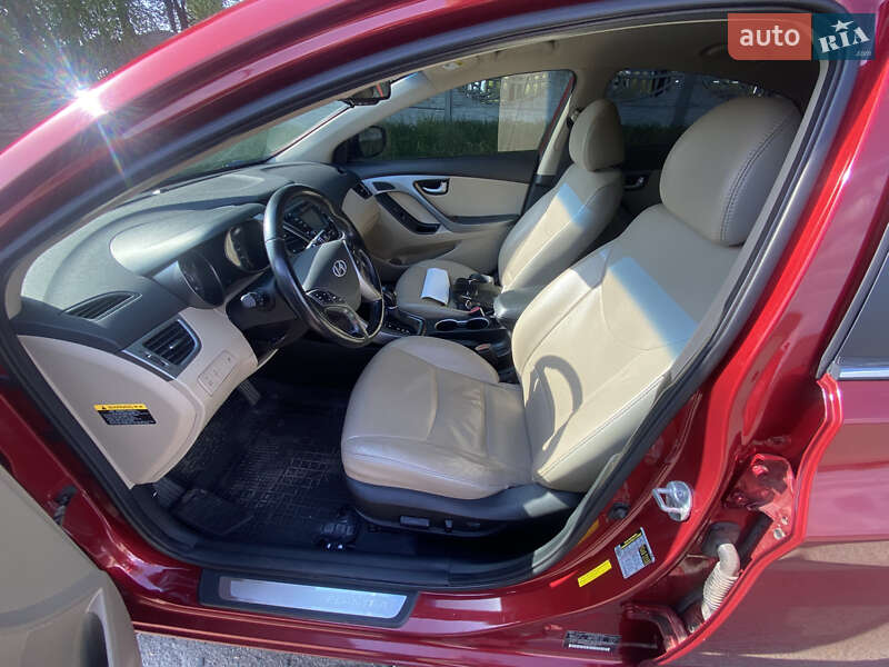 Седан Hyundai Elantra 2014 в Днепре