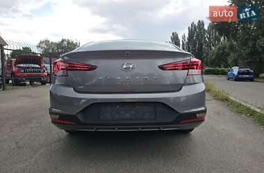 Седан Hyundai Elantra 2019 в Києві