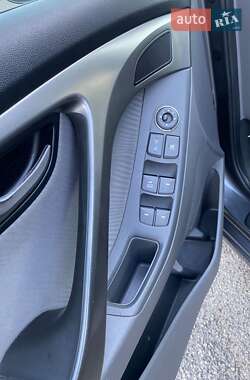 Седан Hyundai Elantra 2011 в 