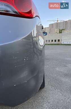 Седан Hyundai Elantra 2011 в 