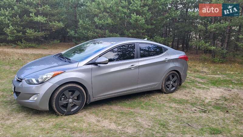 Седан Hyundai Elantra 2013 в Дніпрі
