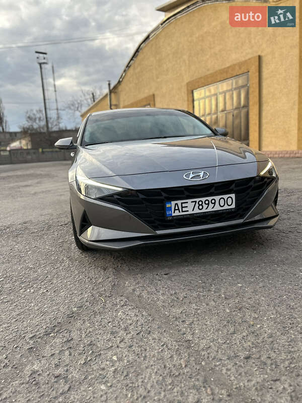 Седан Hyundai Elantra 2022 в 
