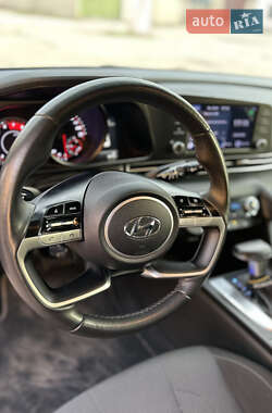 Седан Hyundai Elantra 2022 в 