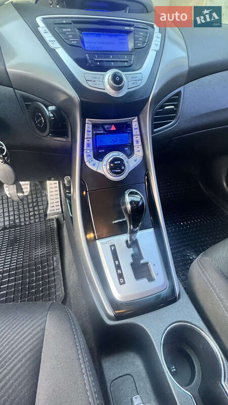 Седан Hyundai Elantra 2012 в Запорожье