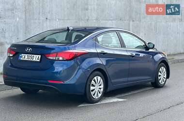 Седан Hyundai Elantra 2015 в 