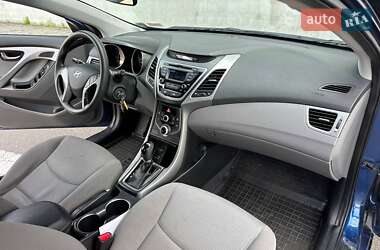 Седан Hyundai Elantra 2015 в 