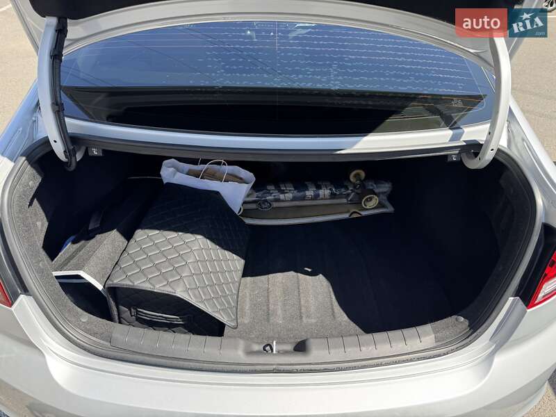 Седан Hyundai Elantra 2018 в Одесі