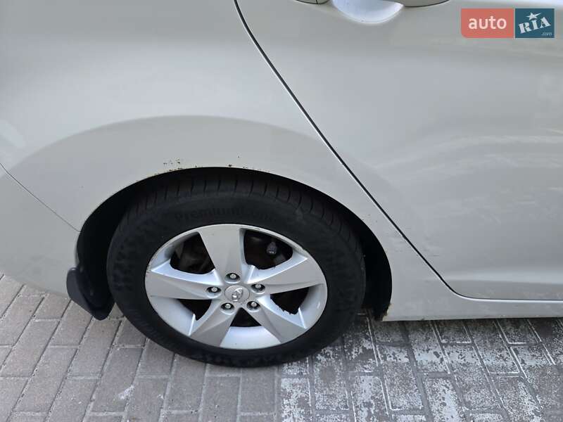 Седан Hyundai Elantra 2012 в Києві фото 7 Седан Hyundai Elantra 2012 в Києві