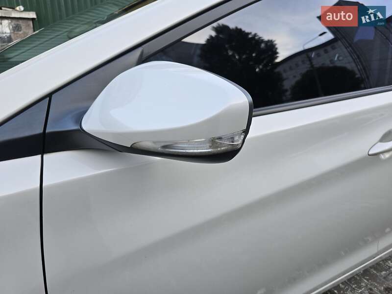 Седан Hyundai Elantra 2012 в Києві фото 4 Седан Hyundai Elantra 2012 в Києві