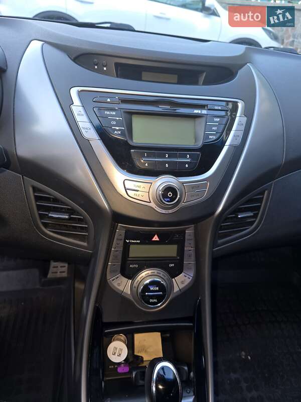 Седан Hyundai Elantra 2012 в Києві фото 12 Седан Hyundai Elantra 2012 в Києві