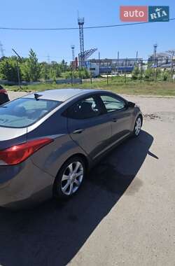 Седан Hyundai Elantra 2012 в 