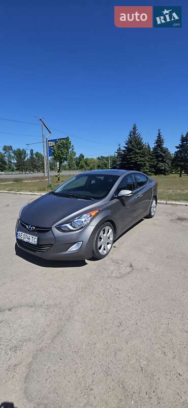 Hyundai Elantra 2012