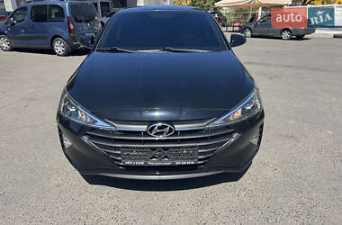 Седан Hyundai Elantra 2019 в Одессе