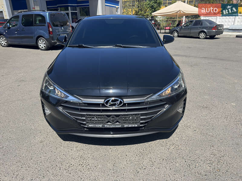Седан Hyundai Elantra 2019 в 