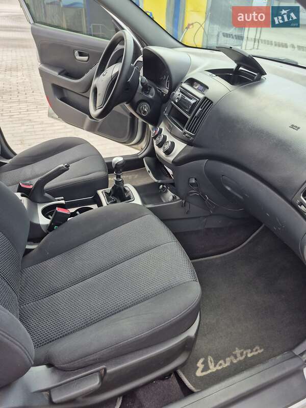 Седан Hyundai Elantra 2008 в Тернополі