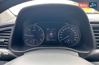 Седан Hyundai Elantra 2016 в 