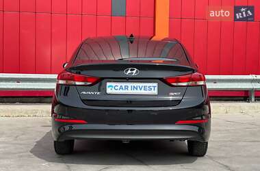 Седан Hyundai Elantra 2016 в 