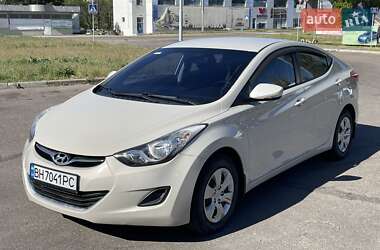 Седан Hyundai Elantra 2012 в 