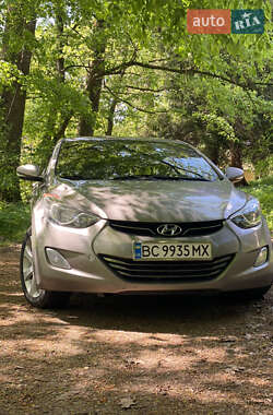 Седан Hyundai Elantra 2010 в Львове