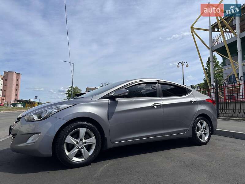 Седан Hyundai Elantra 2012 в Києві