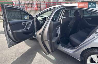 Седан Hyundai Elantra 2012 в 