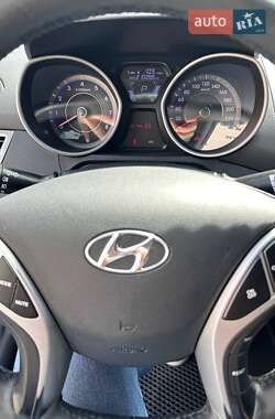 Седан Hyundai Elantra 2012 в 