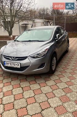 Седан Hyundai Elantra 2013 в Коростене