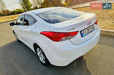 Седан Hyundai Elantra 2012 в 