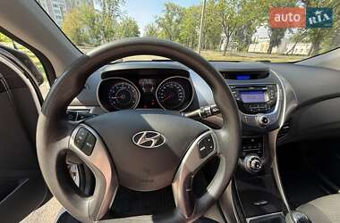 Седан Hyundai Elantra 2013 в 