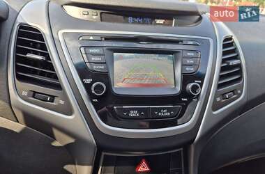 Седан Hyundai Elantra 2014 в 