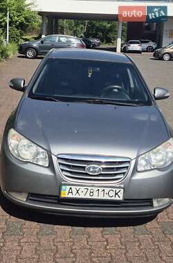 Седан Hyundai Elantra 2011 в 