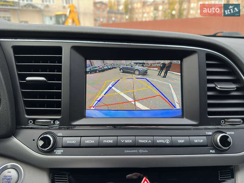 Седан Hyundai Elantra 2016 в Києві
