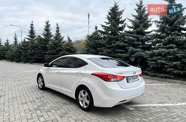 Седан Hyundai Elantra 2013 в 