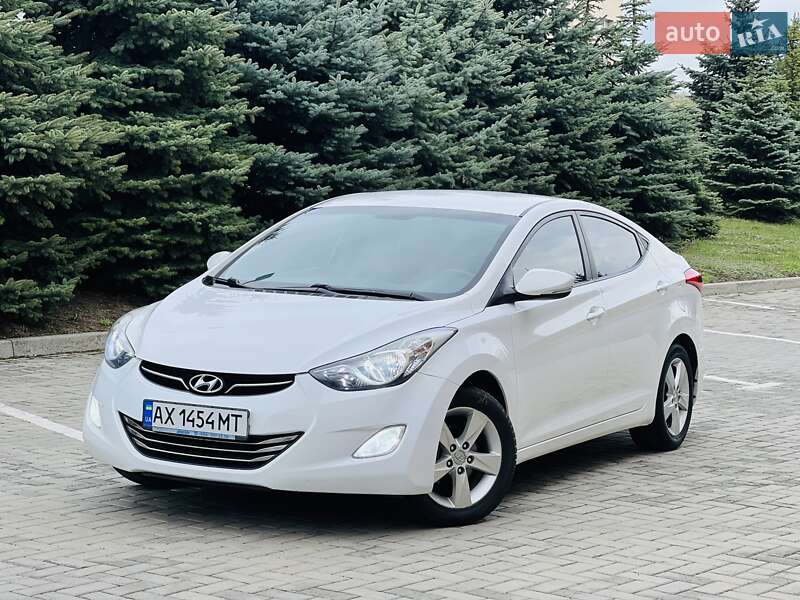 Седан Hyundai Elantra 2013 в 