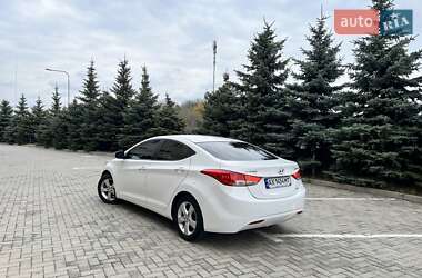 Седан Hyundai Elantra 2013 в 