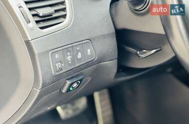 Седан Hyundai Elantra 2013 в 
