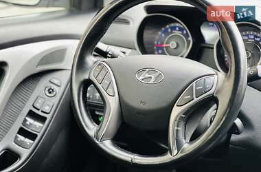 Седан Hyundai Elantra 2013 в 