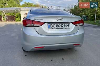 Седан Hyundai Elantra 2013 в 