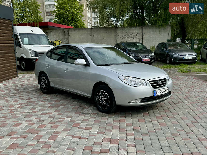 Седан Hyundai Elantra 2011 в Виннице