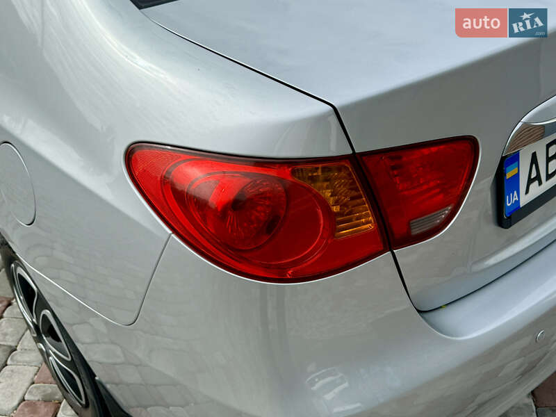 Седан Hyundai Elantra 2011 в Виннице
