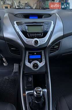 Седан Hyundai Elantra 2012 в 